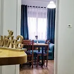 Spacious And Cozy - Ajia Apartamento