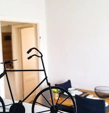 Apartamento Spacious And Cozy - Ajia Tirana