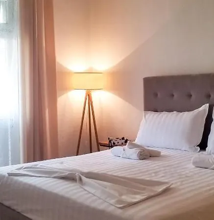 Spacious And Cozy - Ajia Tirana