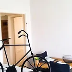 شقة Spacious And Cozy - Ajia تيرانا