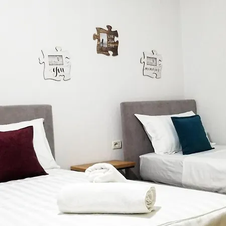 Spacious And Cozy - Ajia * تيرانا