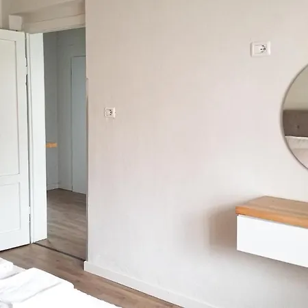 Spacious And Cozy - Ajia * تيرانا