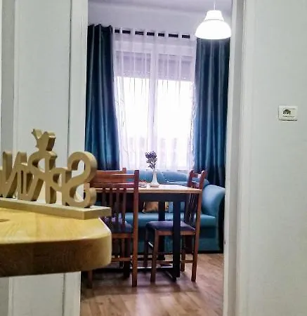 Spacious And Cozy - Ajia Apartman
