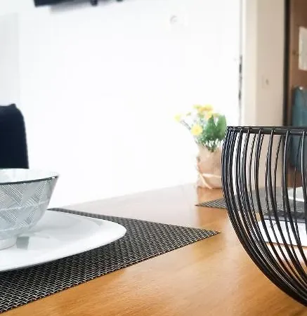 Spacious And Cozy - Ajia Lägenhet *