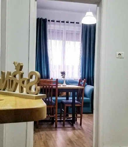 Spacious And Cozy - Ajia Апартаменты