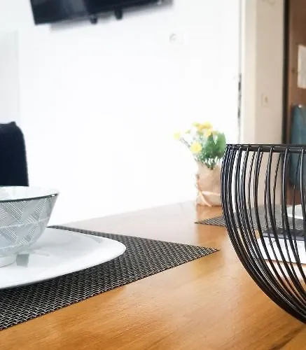 Spacious And Cozy - Ajia 公寓 *