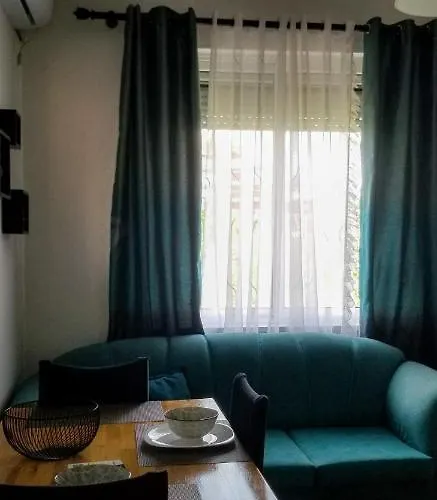 Apartament Spacious&cozy - Ajia Tirana