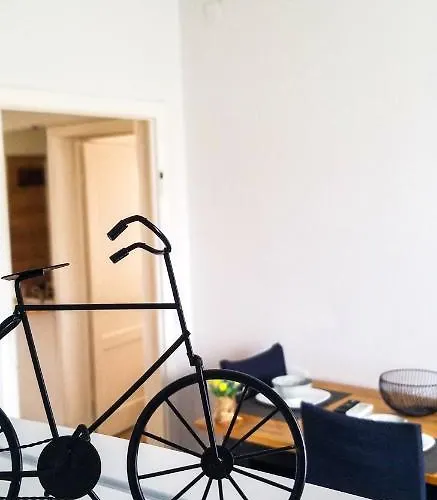 Appartamento Spacious And Cozy - Ajia Tirana